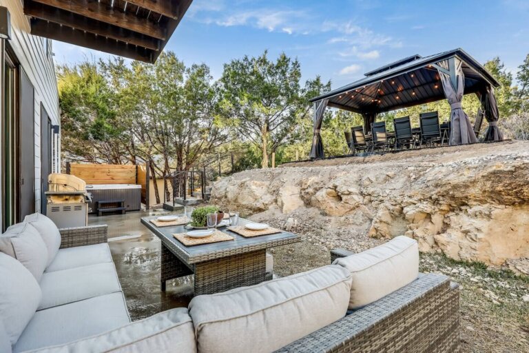 Modern Lake Retreat18_converted
