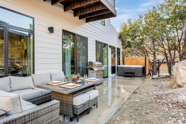 Modern Lake Retreat19_converted