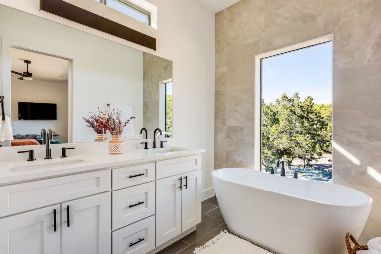 Modern Lake Retreat28_converted