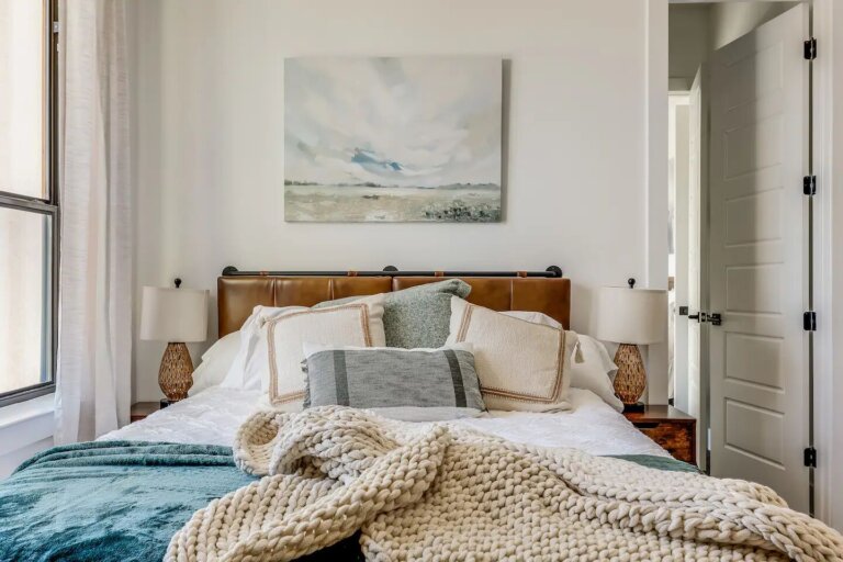 Modern Lake Retreat31_converted