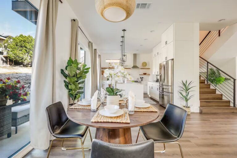 Modern Lake Retreat43_converted